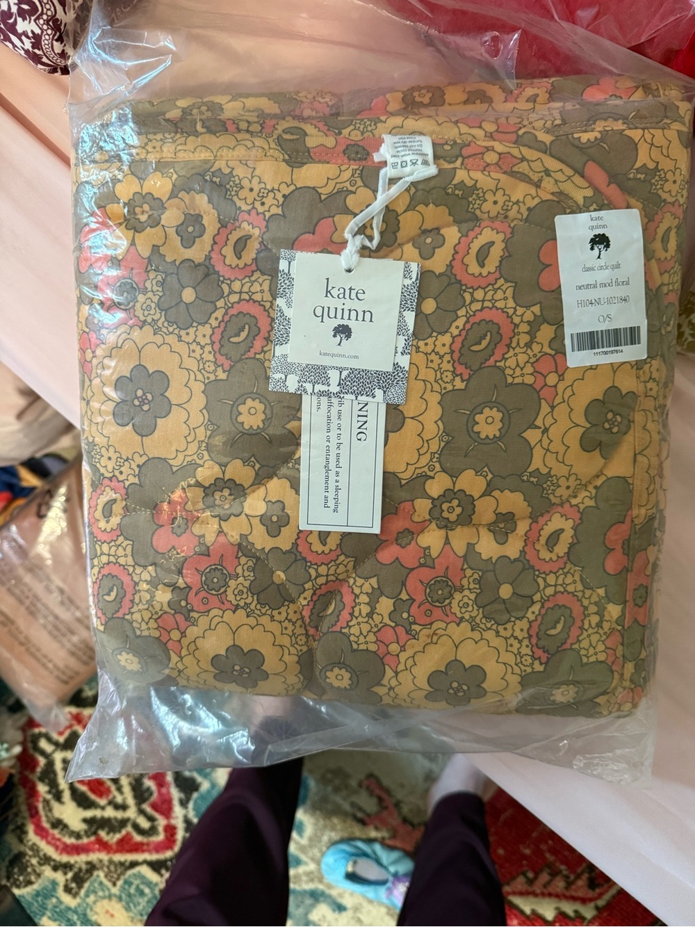 Kate Quinn Mod Floral quilt
